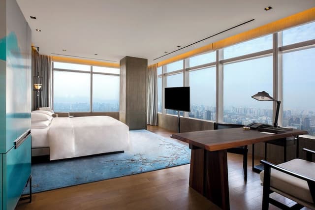 Premium Room, 1 King Bed