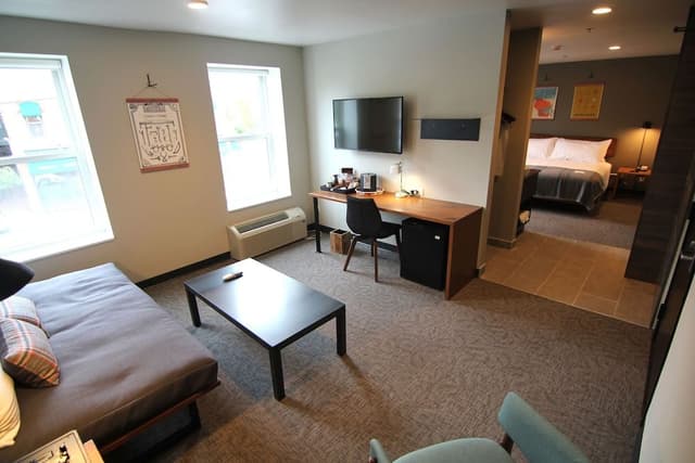 Main House King Suite