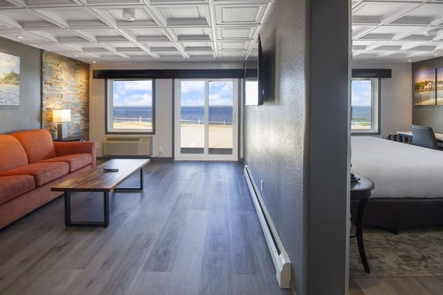 Suite, 1 King Bed with Sofa bed, Lake View