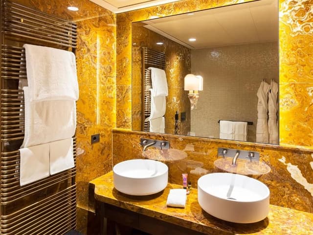 Luxury King Room