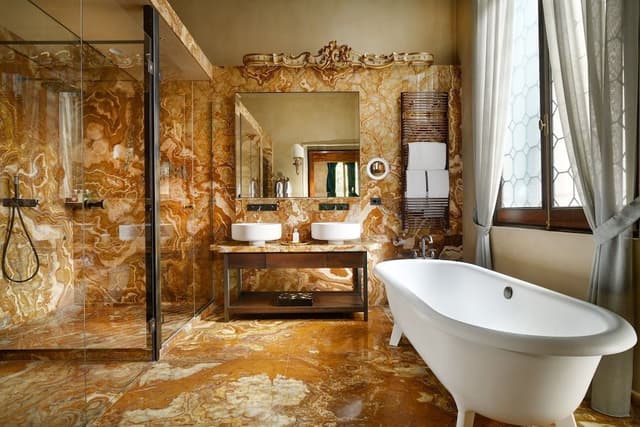Luxury Suite