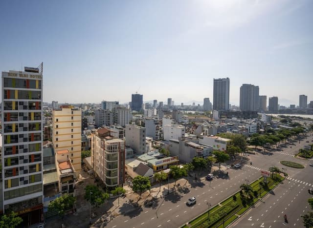 Deluxe Double Room, 1 King Bed, Bathtub, City View