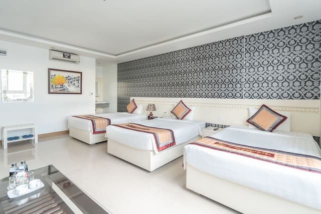 Basic Triple Room, Garden View