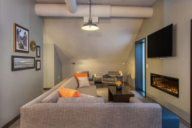 2 QUEEN BEDS SUPR 1 BDRM STE ADJ SUITES BLDG