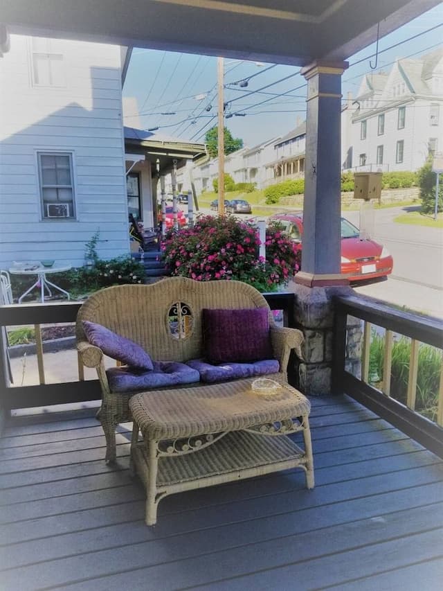 Family House, 3 Bedrooms (Virginia's House) Pet Friendly