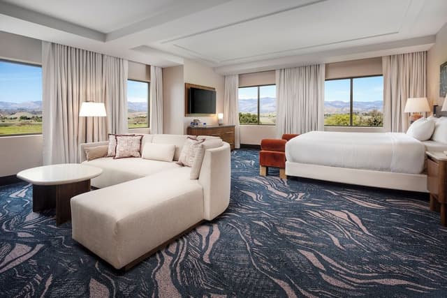 Premier Suite, 1 King Bed