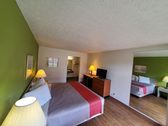 Standard Room, 1 King Bed, Non Smoking