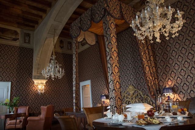 Luxury Room (Castle)