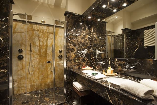Luxury Room (Castle)