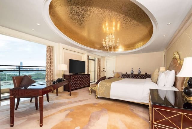 Presidential Suite, 1 King Bed, Non Smoking (Oversized)