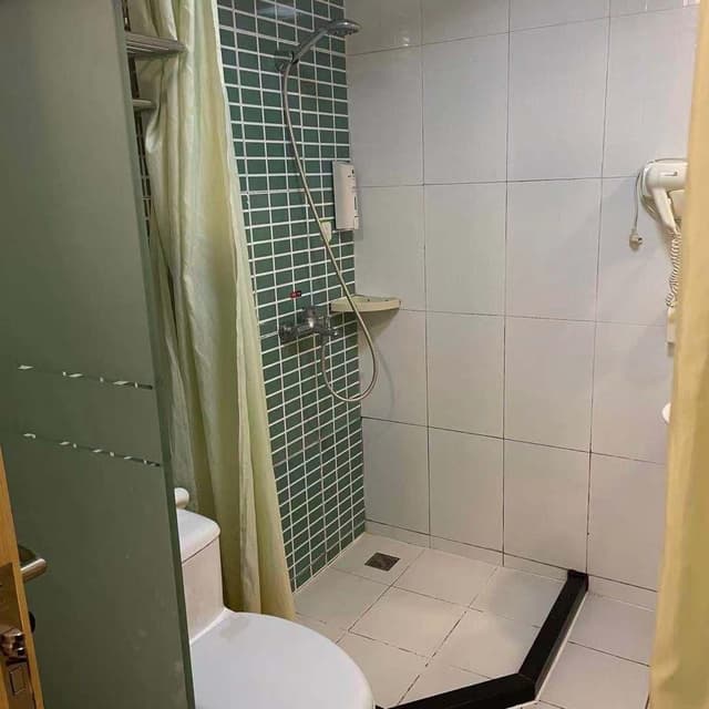 Huazhu - One Bed Room With No Window