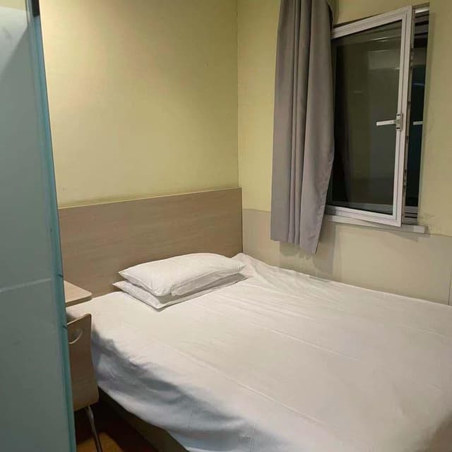 Huazhu - One Bed Room With No Window