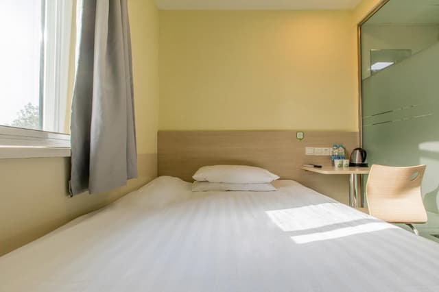 Huazhu - Superior 1 Bed Room