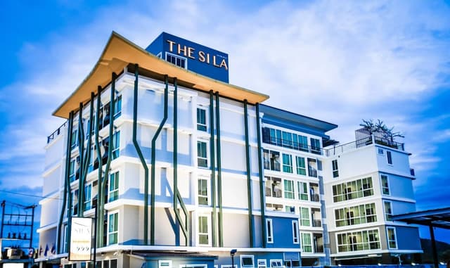 Deluxe Double Room, 1 King Bed, City View