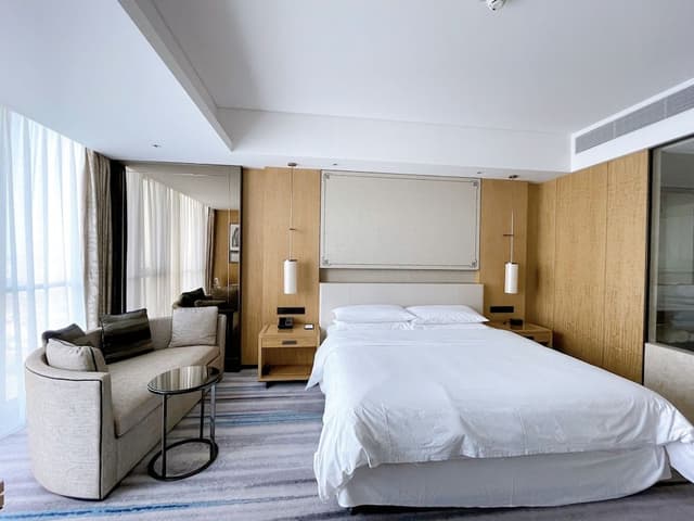 Room, 1 King Bed, City View