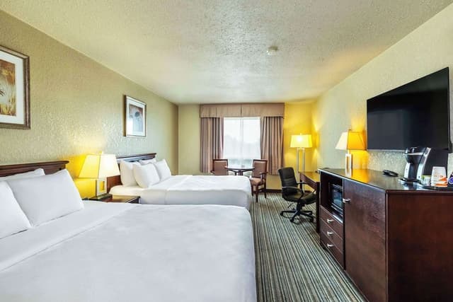 Standard Room, 2 Queen Beds, Non Smoking