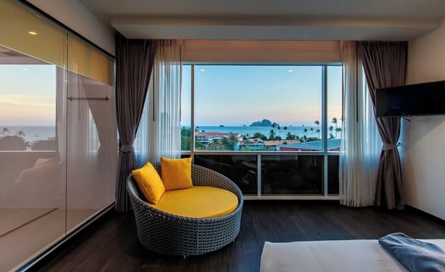 Deluxe Suite with Sea View