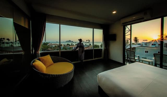 Deluxe Suite with Sea View
