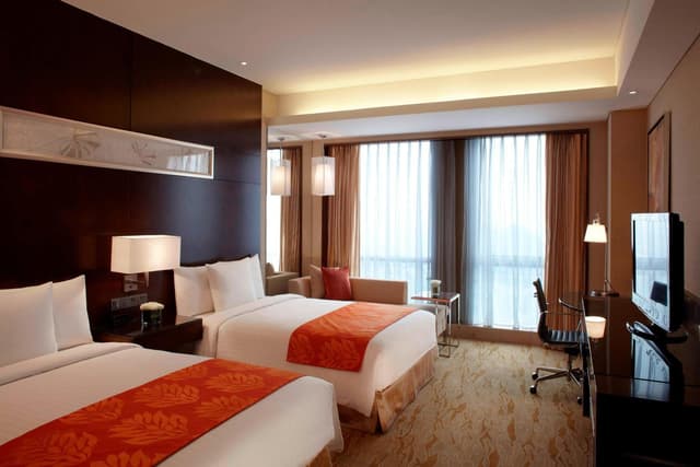 Executive Room 2 Double, Executive lounge access, Guest room, 2 Twin, City view