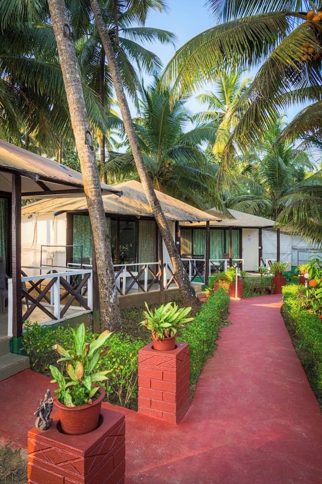 DELUXE AC SEA VIEW BEACH COTTAGE