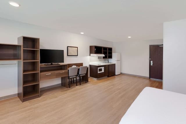 Room, 1 Queen Bed, Accessible, Non Smoking (Bathtub)