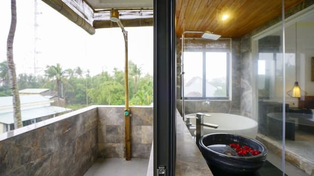 Family Triple Room, 1 Bedroom, 2 Bathrooms, Pool View