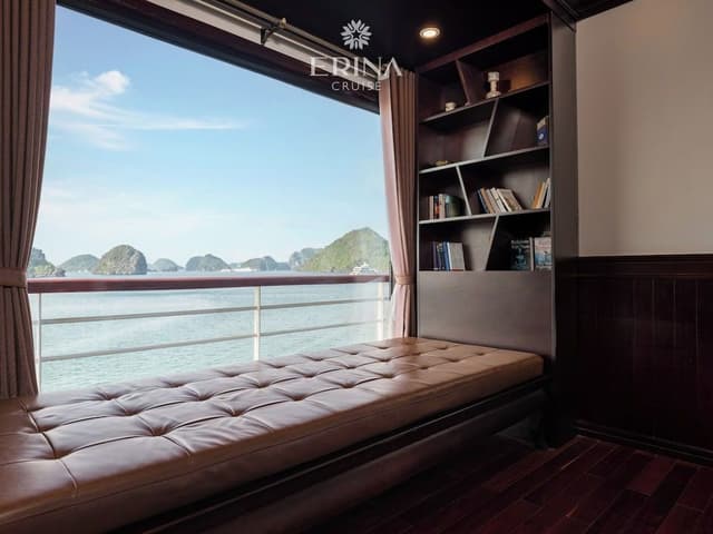 Triple Suite, Balcony