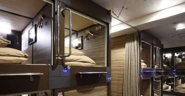 Men Only - Early Bird Run of House Room - Non-Refundable, Non Smoking