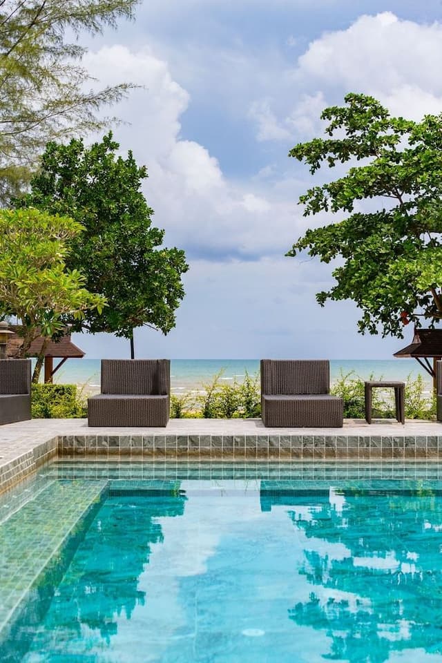 Deluxe Seaview Pool Access