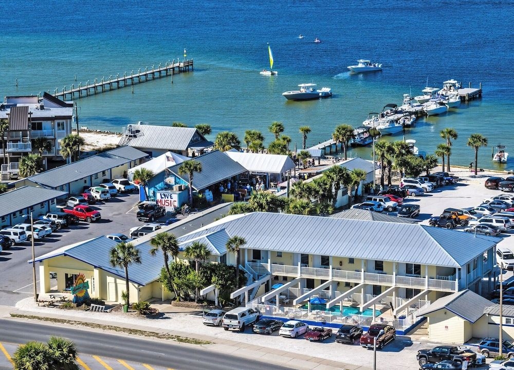 PARADISE INN2