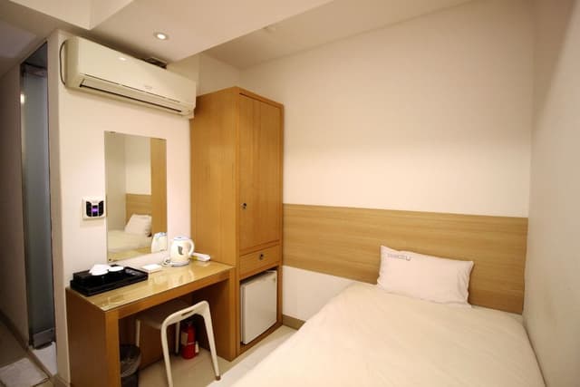 Standard Single Room, No Windows