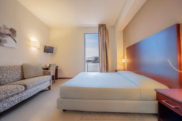 Triple Room with Sea View