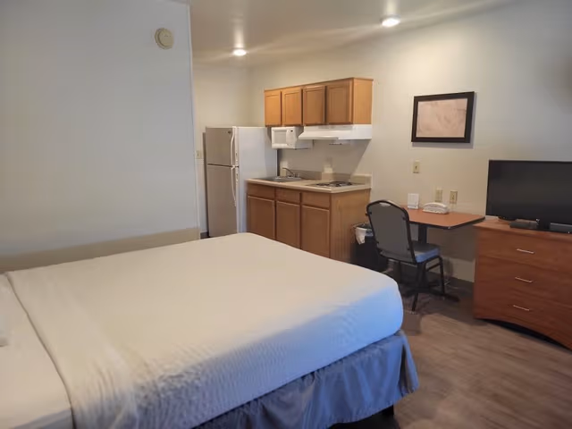 Standard Room, 1 Queen Bed, Non Smoking