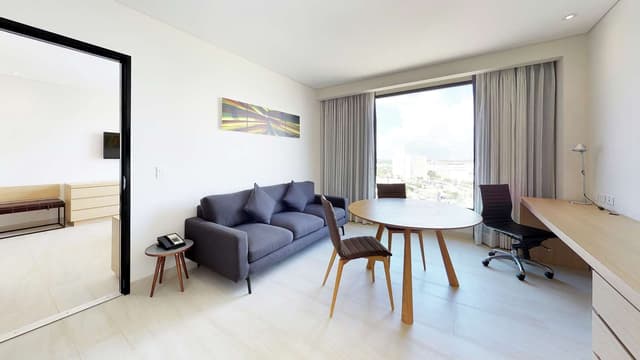 1 KING BED 1 BEDROOM 2 BATHROOM SUITE
