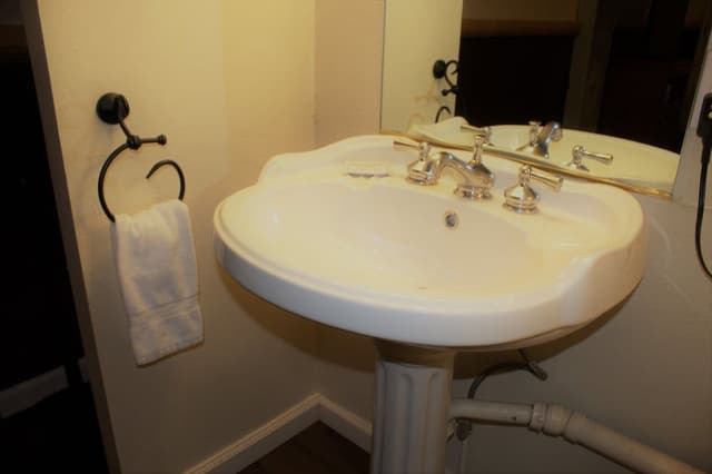 Standard Room, 1 Queen Bed