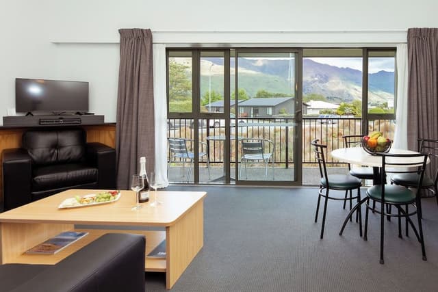 One Bedroom Apartment