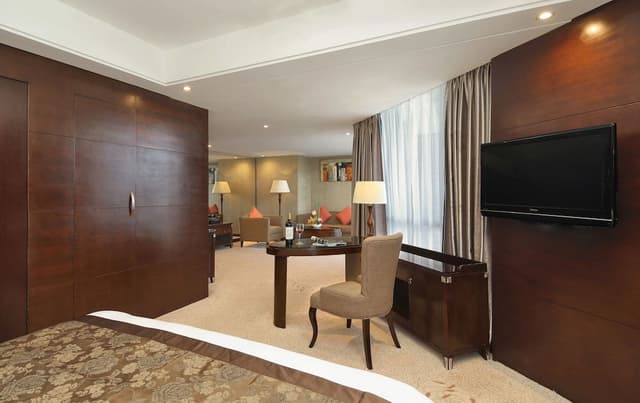 Classic Single Room, 1 Queen Bed