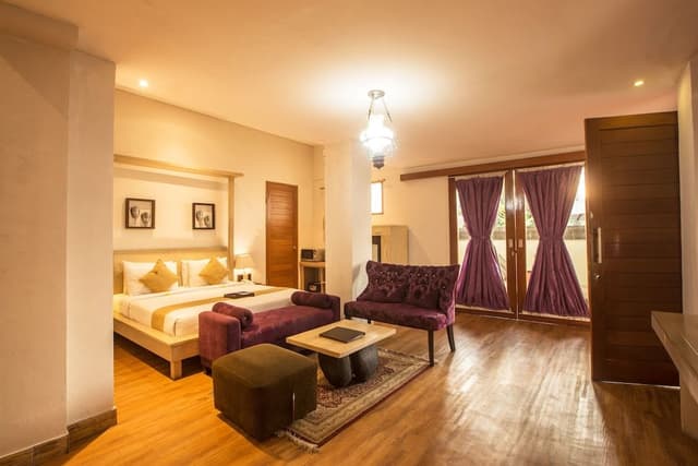 One Bedroom Pool Suite