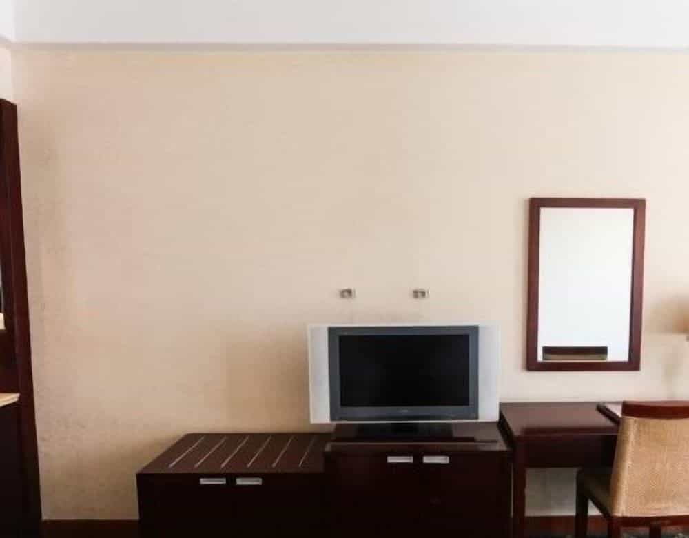 Huadong International Business Huadong International Business