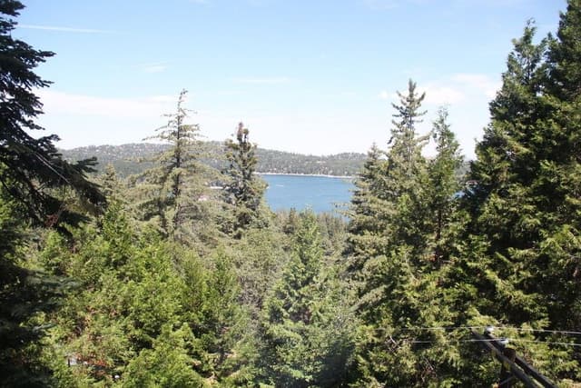 House, 3 Bedrooms, Lake View
