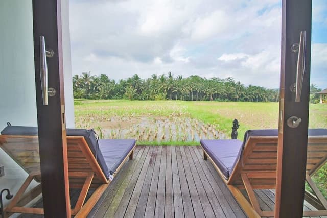 Deluxe King Suite with Rice Field View