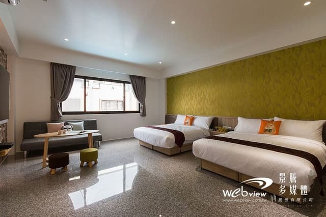 Deluxe Quadruple Room (201)