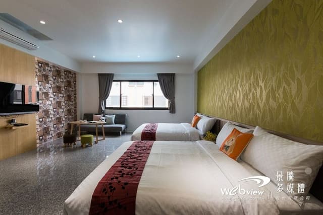 Deluxe Quadruple Room (201)