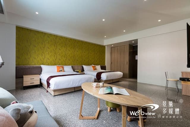 Deluxe Quadruple Room (201)