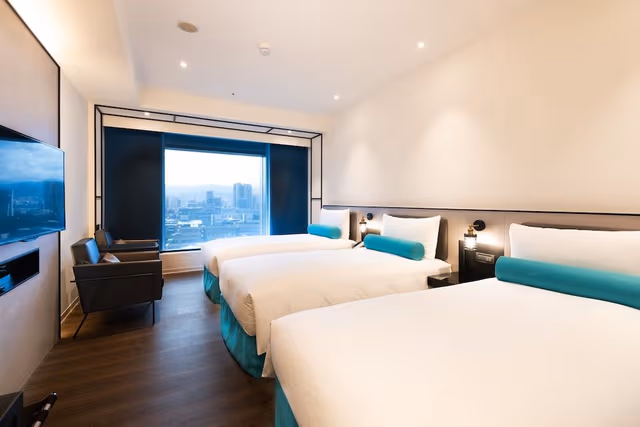Family Room, 3 Twin Beds