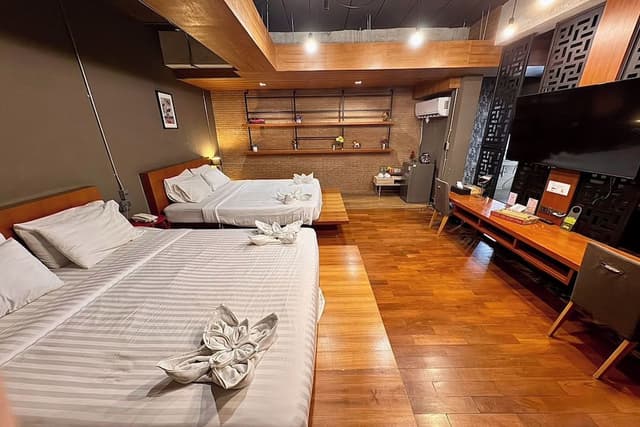 Grand Deluxe Room