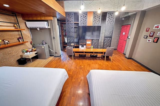 Grand Deluxe Room