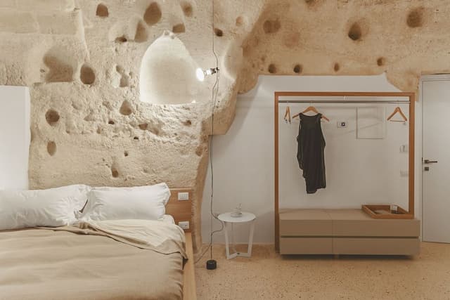 Suite (Metella)