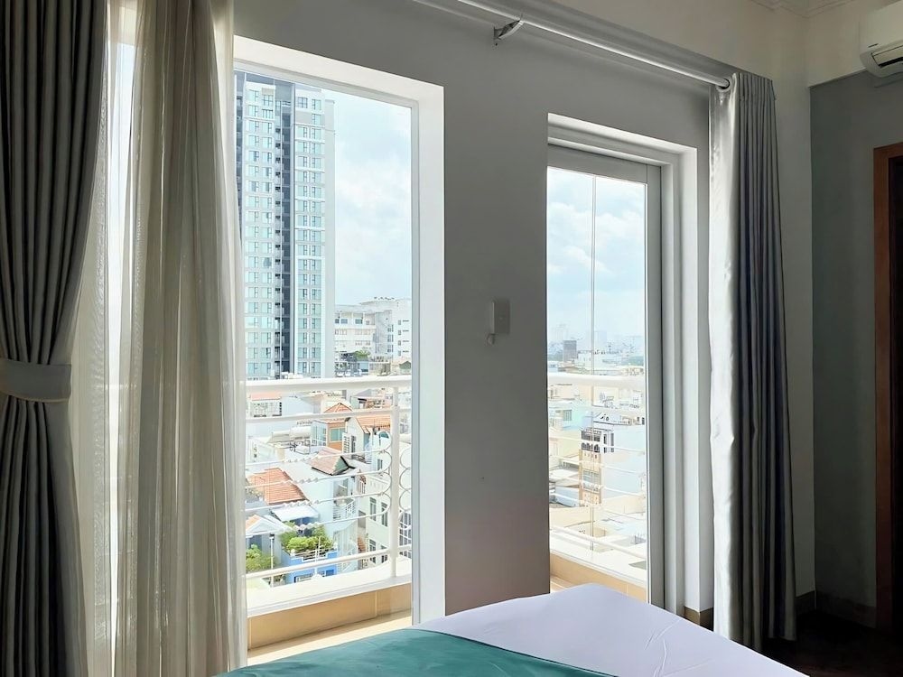 Universe Central Hotel Saigon1