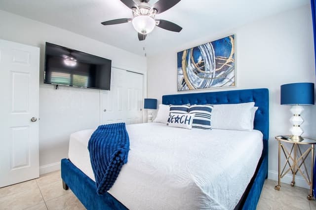 Luxury Condo, 2 Bedrooms, Patio, Garden View